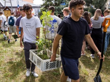 Hotel dla pszczół samotnic w Zespole Szkół Ponadpodstawowych w Przedborzu., 